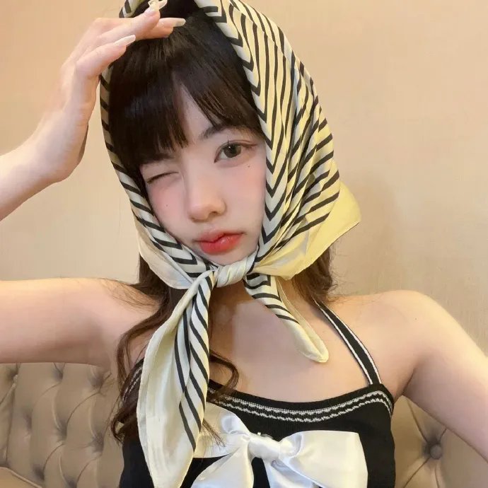 女帝太撩人，我的反穿越系统启动了